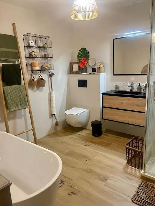 Apartment La Maison De La Pepee By Longo Mai - Maison 6/8 Personnes Groslee